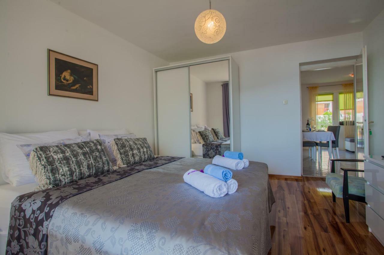 Apartment Sara - Cres Luaran gambar