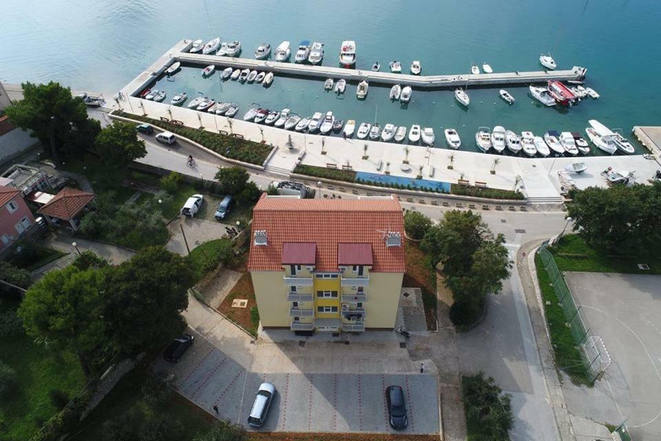 Apartment Sara - Cres Luaran gambar
