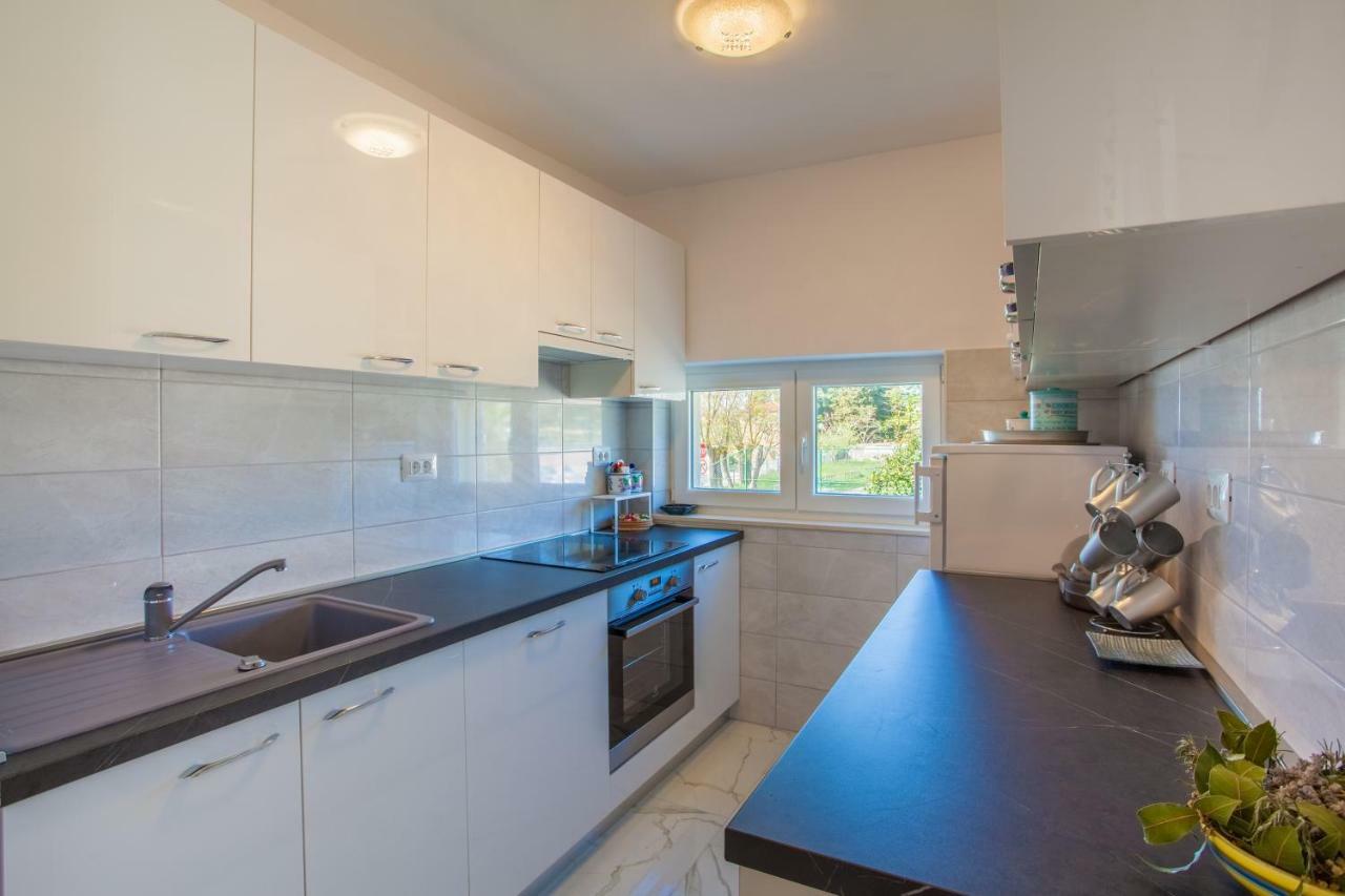 Apartment Sara - Cres Luaran gambar
